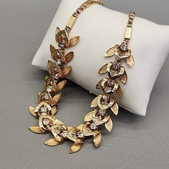 Vintage Linked Necklace Fold Over Gold Tone Textured Clear Rhinestones 16″