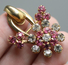 Vintage gold tone clear & pink stones flower floral shape brooch pin pendant