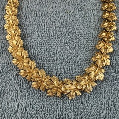 Vintage Napier Gold Tone Textured Fall Maple Leaf Choker Necklace 16″ Signed