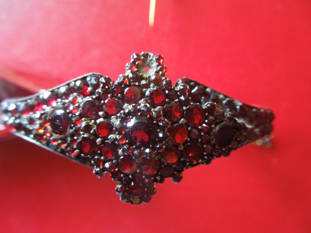 J7294 ANTIQUE BOHEMIAN TOMBAK GARNET CUFF BRACELET SEE DESCRIPTION