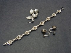 Vtg 835 Silver 3D Rose Bracelet Brooch Screw Back Earrings 3 pc Set Pin European