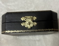 Retro/Vintage Juicy Couture Yelow & Gold Bow Bell Brooch! Beautiful New
