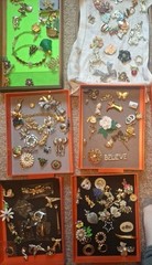 COSTUME JEWELERY LOT 200 + PIECES SOME SIGNED IN GOOD TO VERY GOOD CONDITION