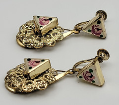 Vtg. Gold Tone Filigree Hand Painted Rose Flower Dangle Earrings 2 In Screw Back