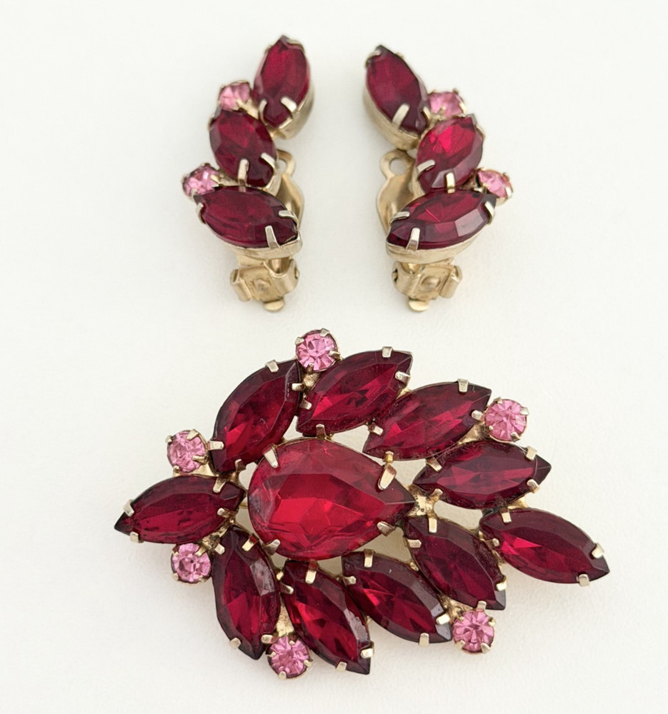 Vintage Garne Red Pink Rhinestone Marquise Clip On Earrings Brooch Pin Set