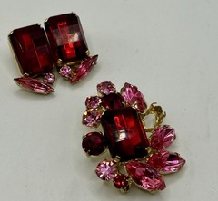 Vintage Red & Pink Rhinestone Brooch Pin & Matching Clip On Earrings Gold Tone