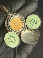 Antique Tri-Folding Locket Photo Frame Pendant Silver Tone Latch 1-1/2″ Vintage