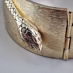 Vintage Whiting & Davis Snake Bangle Bracelet Serpent Brushed Gold Tone 6″