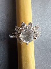 Ring sz 5 Good quality costume jewelry 18K HGE White Gold Electroplate Exc cond