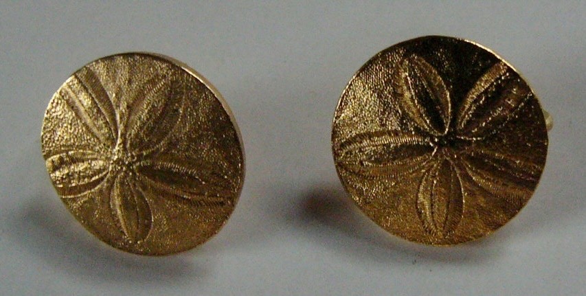 1955-1969 Vintage Crown Trifari Goldtone Sand Dollar Clip Earrings