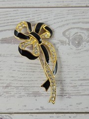 Lot Of 7 Rhinestone Brooches Silver And Gold Tone Pins