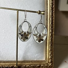 Vintage 70s Alpaca Earrings Modern Cut Away OVAL Enamel Inlaid MOP Silver 2″