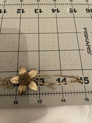 VINTAGE GOLD TONE Flower LARIAT NECKLACE