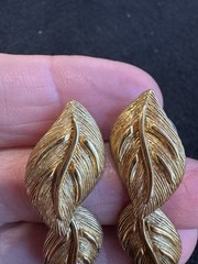 Vintage Napier Signed Gold Leaf Drop Post Earrings 1980