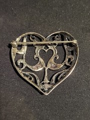 Signed Jezlaine Ornate Scroll Filigree Heart Brooch Pin