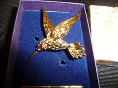 Evan St Clair Genuine Ruby Rhinestone Hummingbird Brooch Gold tone figural inbox