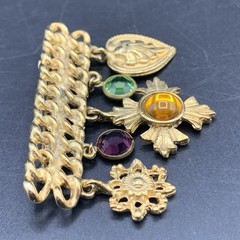 D & E Juliana DeLizza and Elster Chain Bar Pin Charms Dangling Vintage 80’s