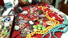 large lot of vintage jewelry all wearablePLEASE LOOKAT ALL PHOTOS TO SEE ALL