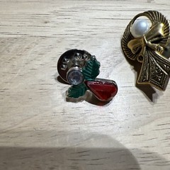 Vintage lot of Assorted Pins. 19 Pieces. Lot 296