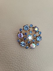 Vntg Domed Round Blue Rhinestones & Aurora Borealis Crystals Golden Brooch
