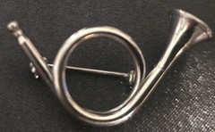 Vintage Silver Hunting Horn Equestrian Stock Brooch Pin; 1.5″x1″ (M26-24)