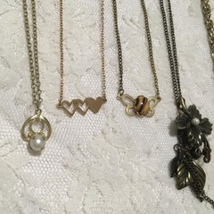 Vintage 9 Nekclace lot Gold Tones Various Pendants Chain Beads Tassel Vtg to Mod