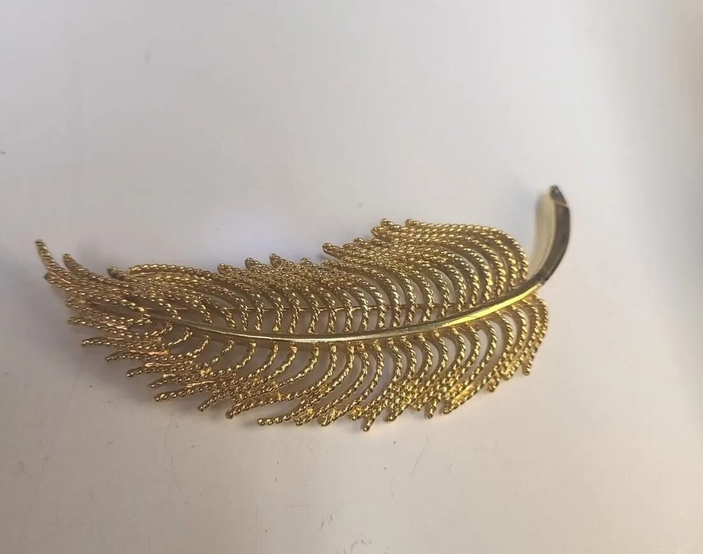 Monet Marked Brooch 3D Leaf Gold Tone Rare N0070