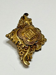 Antique Victorian Etruscan Style Pinchbeck Brooch