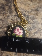 Vtg Brooch Gold Needlework Pink Floral Rose Necklace 11.5″ Chain