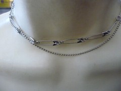 CHOKER SILVER TONE BALL BEADED CHAIN & SAFTY PINS NECKLACE #22/4
