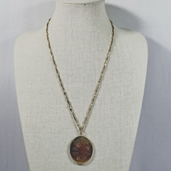 Vintage Locket Pendant Necklace Gold Tone Etched Pink Stone 24″ Chain