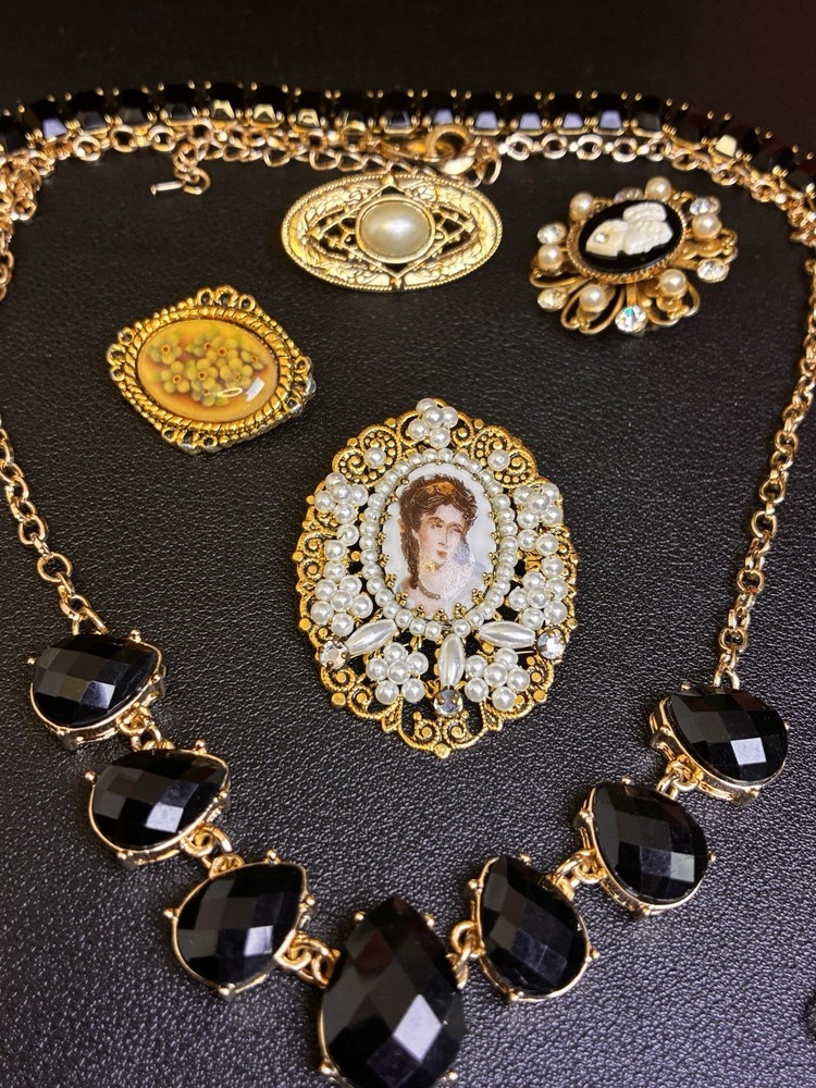 Vintage Costume Jewelry Lot 6 Pc Signed Camco And Portrait Brooch Mod Necklaces