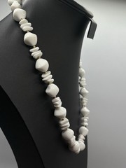 Vtg Lucite Textured Beaded Chip Necklace White Gold Beads 18”