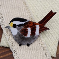 Vtg Unsigned Metal Enamel Sparrow Bird Pin Brooch Brown Black White