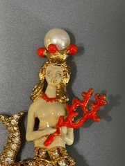 Hutton Wilkinson Mermaid Brooch Swarovski Crystal Red Coral Crown 3″ 1990s Signe