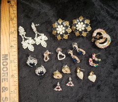 RHINESTONE Mixed Vintage Multi-Color Pierced Earrings LOT/10