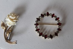 LOT OF 6 VTG WEARABLE MARKED 1/2 12K GF BROOCH PINS, LEAF IS 14K GF 25 GM