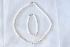 Vintage white and peach Puka shell bracelet and necklace set