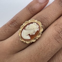 Vintage 14k Yellow Gold Carved Shell Oval Portrait Lady Cameo Ring ~ Size 6