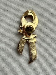 Avon Gold Tone Pink Enamel Breast Cancer Awareness Ribbon Lapel Pin Rose Vintage