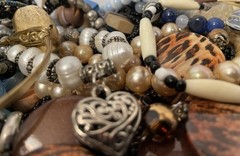 4Lb Mixed Mystery Jewelry Lot Vintage Mod Boho Bead Necklaces Bracelets Earrings