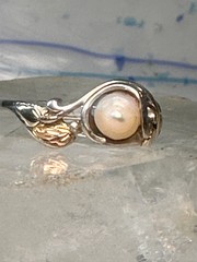 Black Hills Gold ring size 8 Pearl leaves band sterling silver women