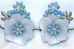 Vintage 60s Coro Blue & White Plastic Flower Clip Earrings Rhinestones Enamel
