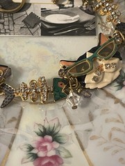 VTG LATR 2GO Glamour Puss Cat Enamel Charm Bracelet 8”