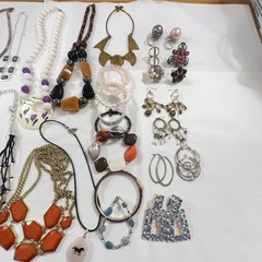 Costume Jewelry Lot – All Wearable – 2.77lbs / As Pictured