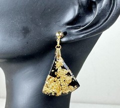 Vintage Alaska 24k Gold Flake Resin Triangle Dangle 18kt Gold Plated Earrings