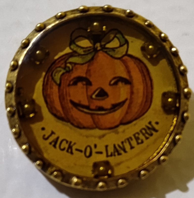 Vintage John Wind Maximal Art Pumpkin Halloween Jack -O-Lantern brooch pin