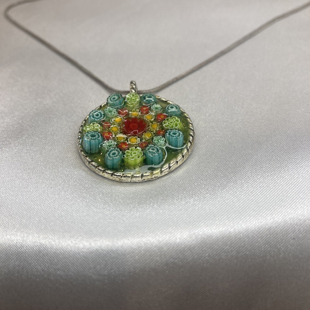 Vintage 70’s Shabby Chic Groovy 3D Flower Lacquered Pendant Necklace