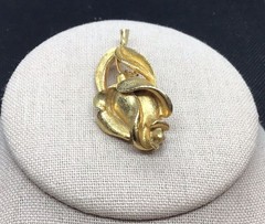 Vintage Gold Tone Costume Rose Pin I-195
