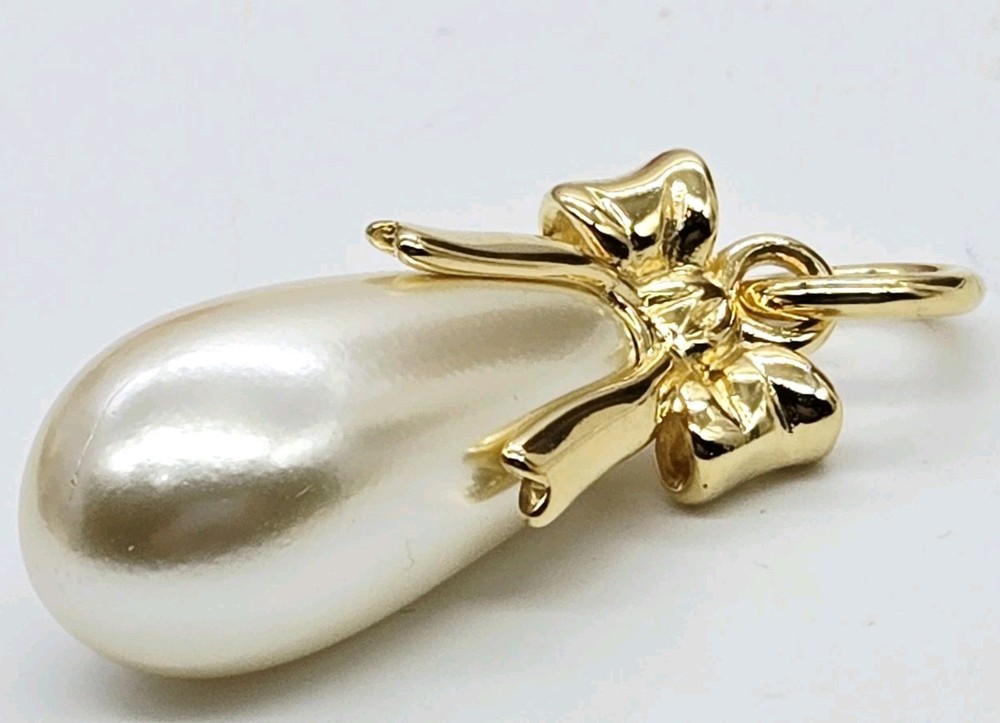 Joan Rivers Gold Tone Faux Teardrop Pearl Bow Pendant Oval Vintage
